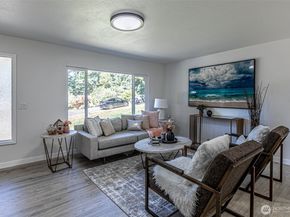 14224 180th Avenue SE, Renton WA 98059