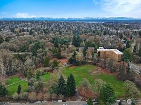 5810 Cowen Place NE 202, Seattle WA 98105