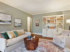 5810 Cowen Place NE 202, Seattle WA 98105