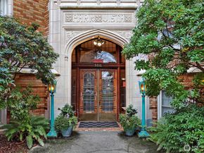 5810 Cowen Place NE 202, Seattle WA 98105