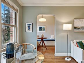 5810 Cowen Place NE 202, Seattle WA 98105