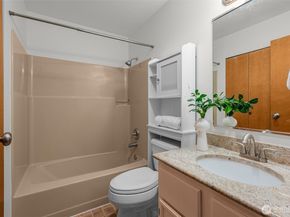 412 10th Street B202, Kirkland WA 98033