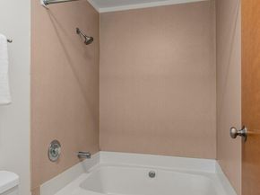 412 10th Street B202, Kirkland WA 98033