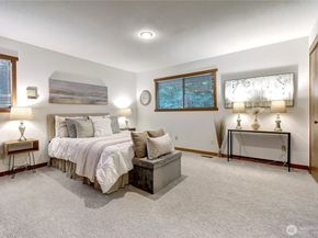 9901 NE 32nd Street, Bellevue WA 98004