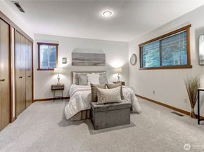 9901 NE 32nd Street, Bellevue WA 98004