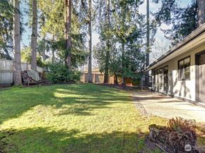 9901 NE 32nd Street, Bellevue WA 98004