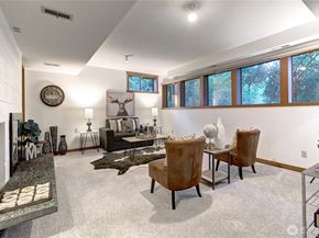 9901 NE 32nd Street, Bellevue WA 98004