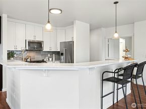 1000 Aurora Avenue N 409, Seattle WA 98109