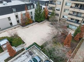 1000 Aurora Avenue N 409, Seattle WA 98109