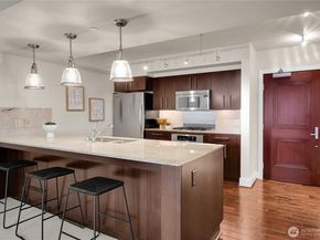 650 Bellevue Way NE 2103, Bellevue WA 98004