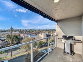 2221 Gilman Drive W 205, Seattle WA 98119