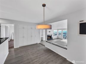 2221 Gilman Drive W 205, Seattle WA 98119