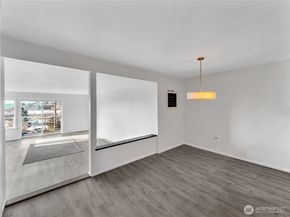 2221 Gilman Drive W 205, Seattle WA 98119