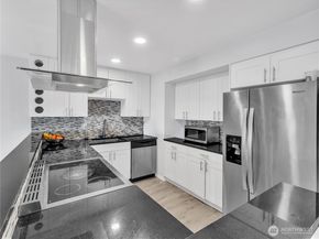 2221 Gilman Drive W 205, Seattle WA 98119