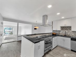 2221 Gilman Drive W 205, Seattle WA 98119