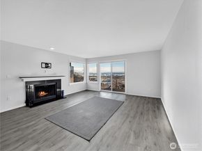 2221 Gilman Drive W 205, Seattle WA 98119