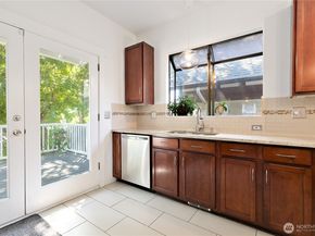 6540 19th Avenue NE, Seattle WA 98115