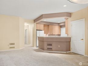 4325 NE 5th Court C101, Renton WA 98059