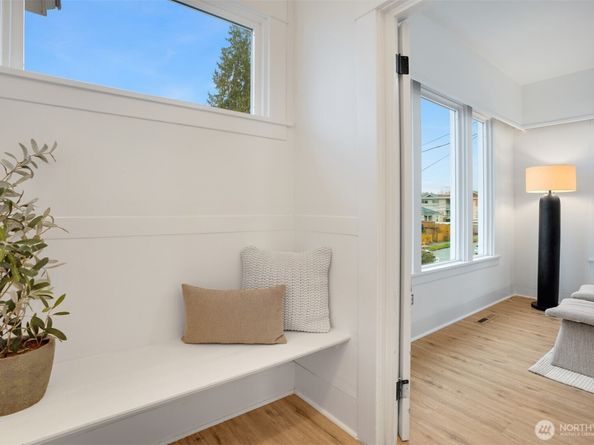 3443 21st Avenue W, Seattle WA 98199