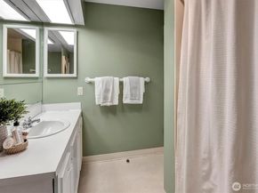 2040 43rd Avenue E 313, Seattle WA 98112