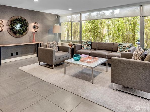 2040 43rd Avenue E 313, Seattle WA 98112