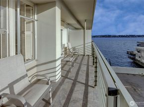 2040 43rd Avenue E 313, Seattle WA 98112