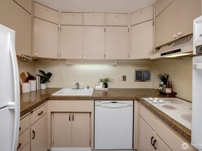 2040 43rd Avenue E 313, Seattle WA 98112