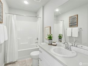 27019 30th Place S 22, Kent WA 98032