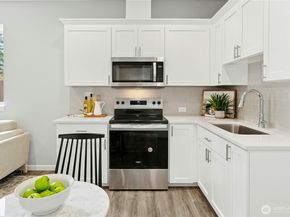 27019 30th Place S 22, Kent WA 98032