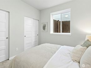 27019 30th Place S 22, Kent WA 98032