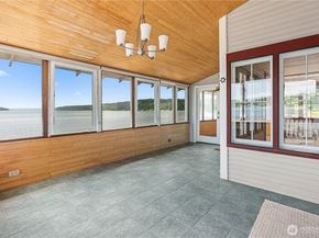 24186 Vashon Highway SW, Vashon WA 98070