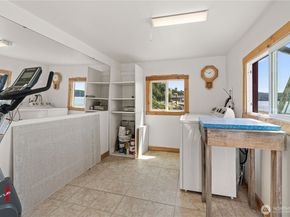 24186 Vashon Highway SW, Vashon WA 98070