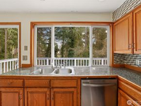 33524 33rd Place SW, Federal Way WA 98023