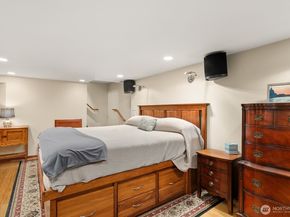 3542 43rd Avenue W, Seattle WA 98199