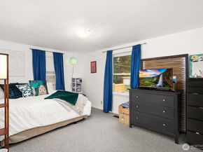 3542 43rd Avenue W, Seattle WA 98199