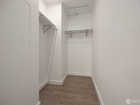 889 Avenue Square NE 311, Bellevue WA 98004