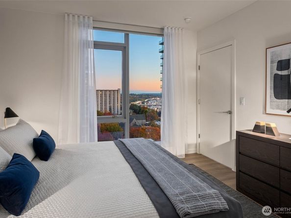 800 Columbia Street 2201, Seattle WA 98104