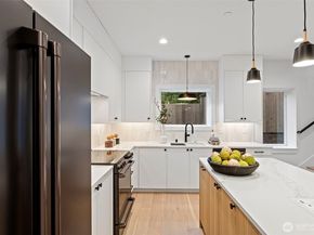 11220 115th Place NE, Kirkland WA 98033