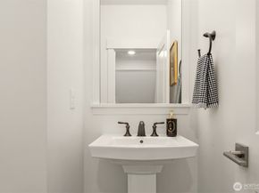 14123 266th Avenue NE 103, Duvall WA 98019