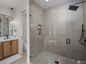 19926 68th Avenue NE, Kenmore WA 98028