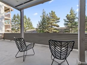 10418 NE 32nd Place C105, Bellevue WA 98004