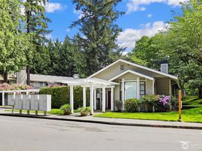 9009 Avondale Road NE M226, Redmond WA 98052