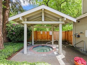9009 Avondale Road NE M226, Redmond WA 98052