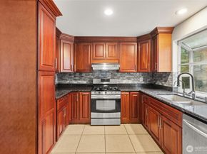 2702 Cedar Avenue S, Renton WA 98055