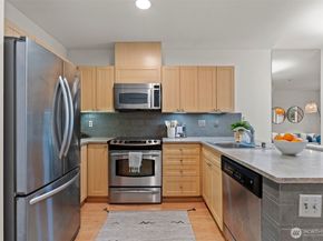 2717 Western Avenue 624, Seattle WA 98121