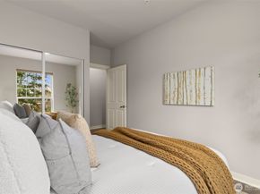 7709 Fairway Avenue SE 102, Snoqualmie WA 98065