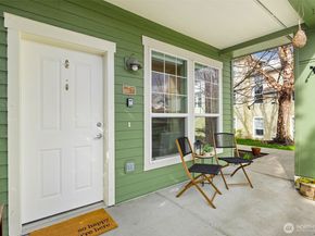 7709 Fairway Avenue SE 102, Snoqualmie WA 98065