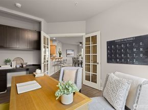 7709 Fairway Avenue SE 102, Snoqualmie WA 98065