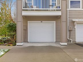 7709 Fairway Avenue SE 102, Snoqualmie WA 98065
