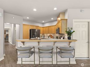 7709 Fairway Avenue SE 102, Snoqualmie WA 98065